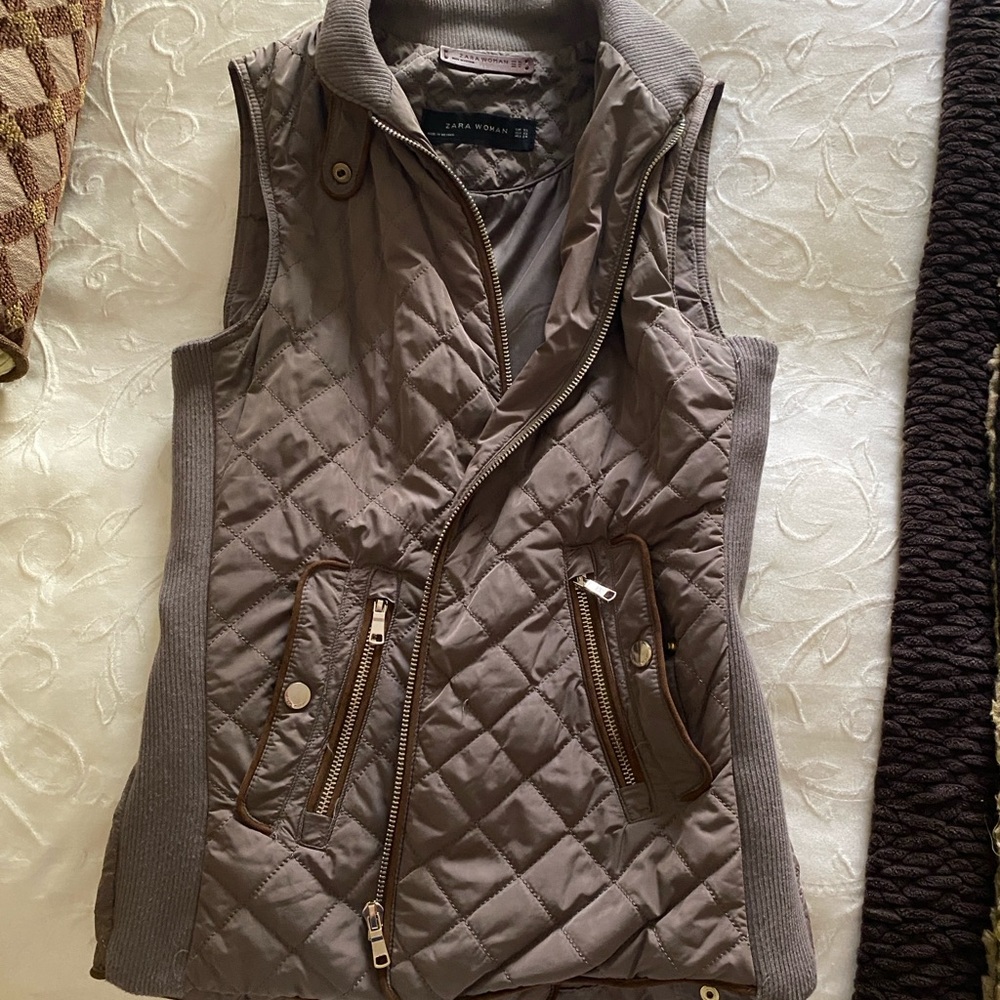 Zara Women’s Quilted Brown Vest